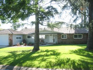 1035 E. Rose Circle, Los Altos