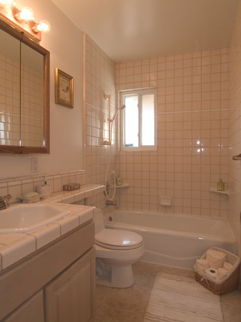 Hall Bath Picture - 4690 Doyle Rd, San Jose 95129 Hall Bath picture - 4690 Doyle Rd, San Jose 95129