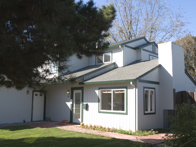 Picture of 1073 Maddux Dr 