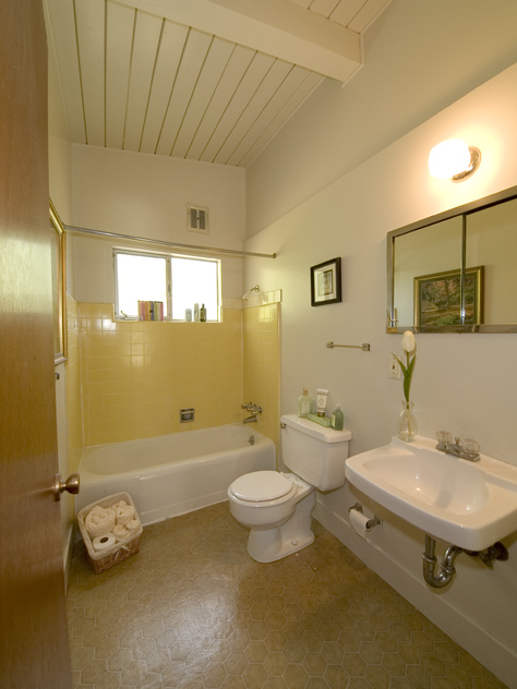 Bathroom  picture - 2514 Mardell Way, Mountain View 94043