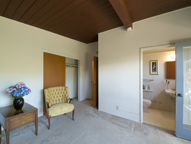 Master Bedroom  picture - 2514 Mardell Way, Mountain View 94043
