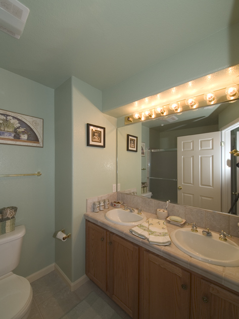 Bath1  picture - 151 Pacchetti Way, Mountain View 94040