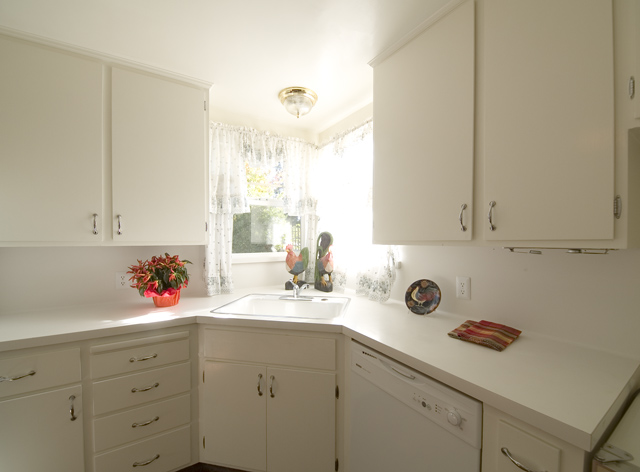 Kitchen (B) Picture - 1014 16th Ave, Redwood City 94063 Kitchen (B) picture - 1014 16th Ave, Redwood City 94063