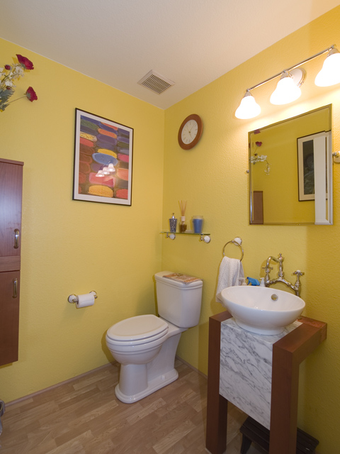 Downstairs Bath Picture - 126 Albacore Ln, Foster City 94404 Downstairs Bath picture - 126 Albacore Ln, Foster City 94404