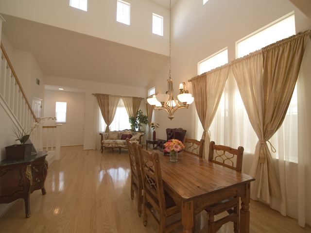 Dining Living1  picture - 914 Gates St, East Palo Alto 94303