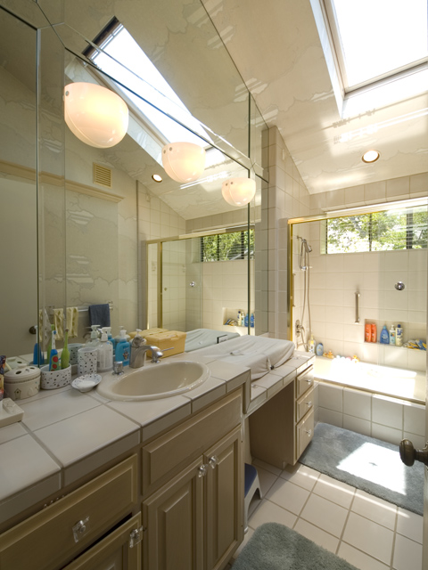 Bathroom1 Picture - 575 Madison Way, Palo Alto 94303 Bathroom1 picture - 575 Madison Way, Palo Alto 94303