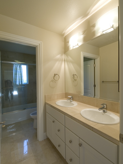 Bath Upstairs Picture - 186 Monroe Dr, Palo Alto 94306 Bath Upstairs picture - 186 Monroe Dr, Palo Alto 94306