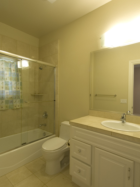 Bedroom Mf Bath Picture - 186 Monroe Dr, Palo Alto 94306 Bedroom Mf Bath picture - 186 Monroe Dr, Palo Alto 94306