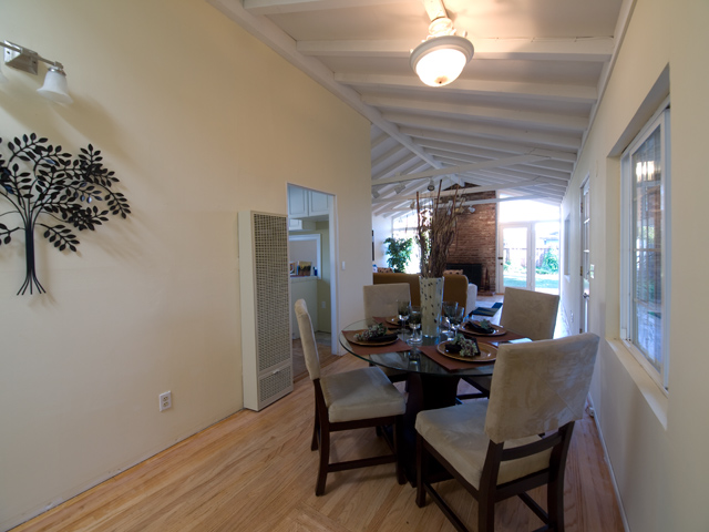 Eating Area  picture - 2951 South Court, Palo Alto 94306
