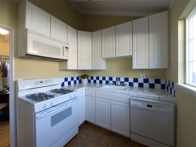 Kitchen  picture - 2951 South Court, Palo Alto 94306