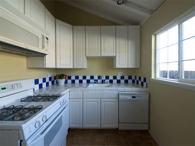 Kitchen picture - 2951 South Court, Palo Alto 94306