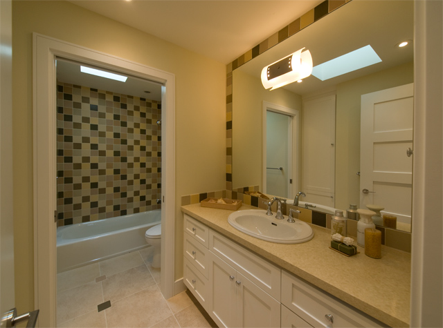 Bath  picture - 737 Webster St, Palo Alto 94301