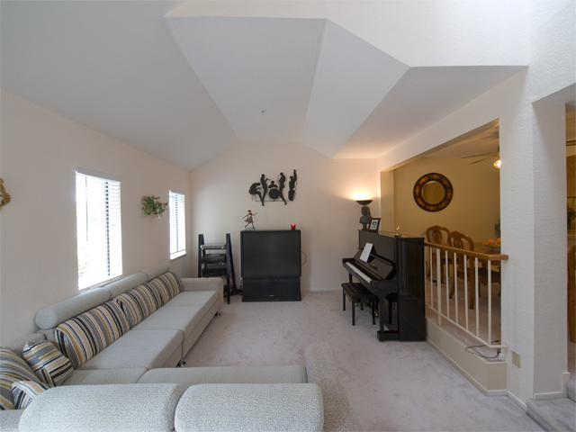 Living picture - 3073 Middlefield Rd, Unit 202, Palo Alto 94306