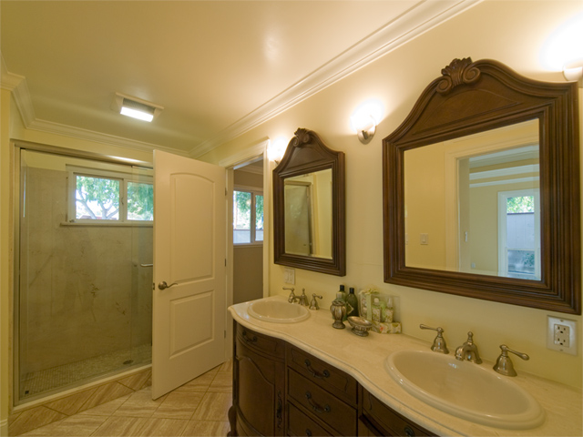 Master Bath2 picture - 4202 Ruthelma Ave, Palo Alto 94306