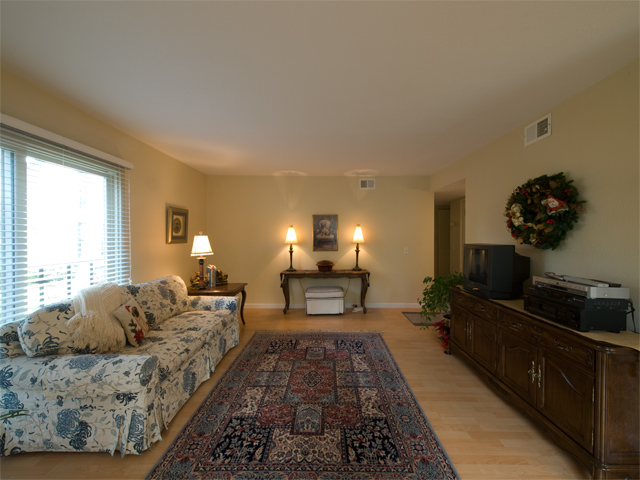 Living picture - 777 San Antonio Rd, Unit 9, Palo Alto 94303