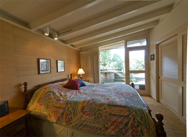 Master Bedroom  picture - 3084 Stelling Dr, Palo Alto 94303