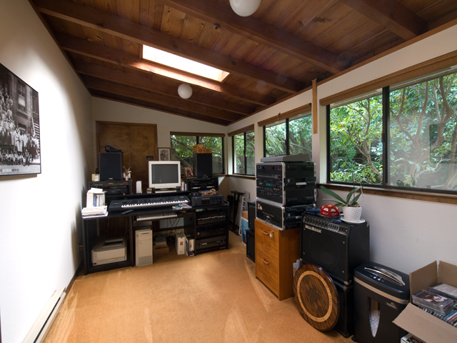Music Room  picture - 3084 Stelling Dr, Palo Alto 94303
