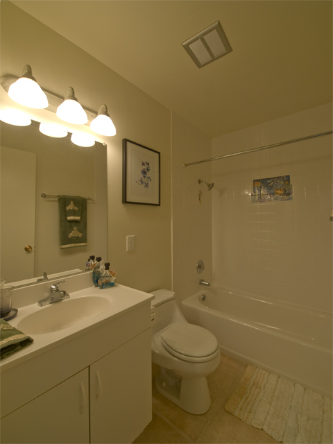 Bath  picture - 2450 W Bayshore Rd 2, Palo Alto 94303