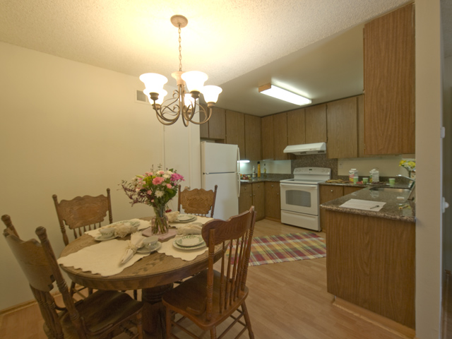 Dining Kitchen  picture - 2450 W Bayshore Rd 2, Palo Alto 94303
