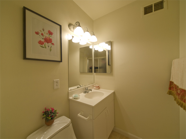 Master Bath  picture - 2450 W Bayshore Rd 2, Palo Alto 94303