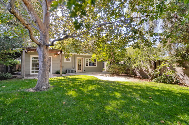 Back Yard picture - 619 Alger Dr, Palo Alto 94306
