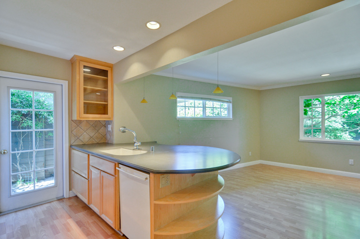 Kitchen picture - 619 Alger Dr, Palo Alto 94306