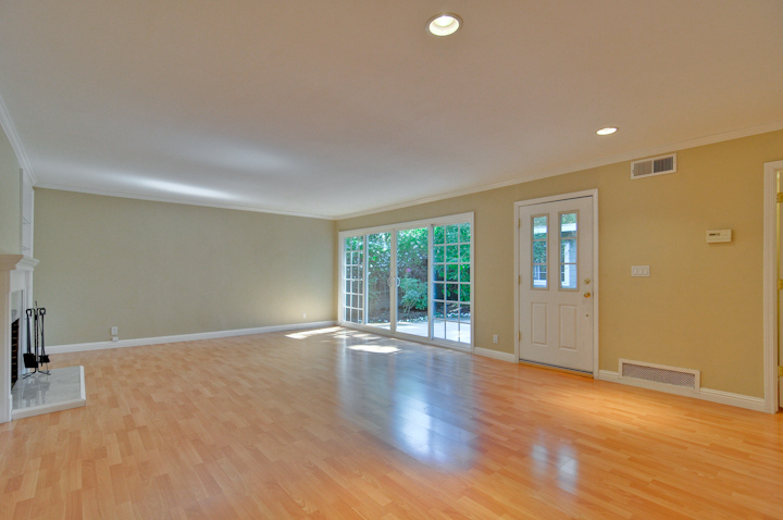 Living Room picture - 619 Alger Dr, Palo Alto 94306
