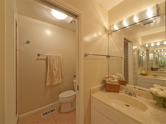 Master Bath picture - 4191 Briarwood Way, Palo Alto 94306
