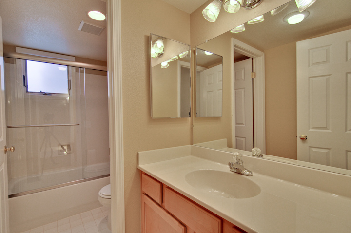 Bathroom 1 (A) picture - 338 Bryant St, Mountain View 94041