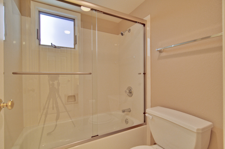 Bathroom 1 (C) picture - 338 Bryant St, Mountain View 94041