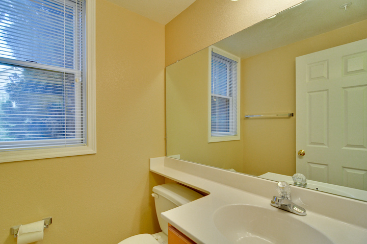 Bathroom 2 (A) picture - 338 Bryant St, Mountain View 94041