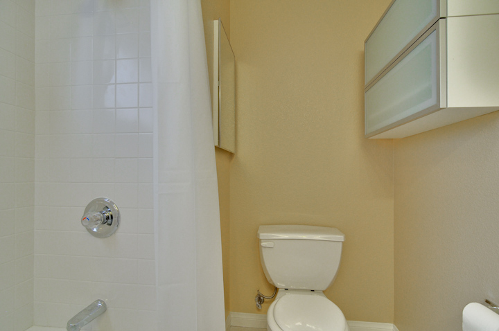 Master Bathroom (B) picture - 338 Bryant St, Mountain View 94041