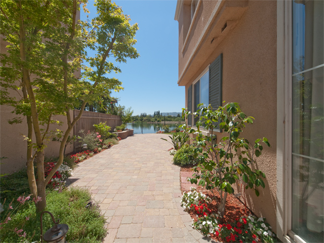 Side Yard Picture - 5807 Chambertin Dr, San Jose 95118 Side Yard picture - 5807 Chambertin Dr, San Jose 95118