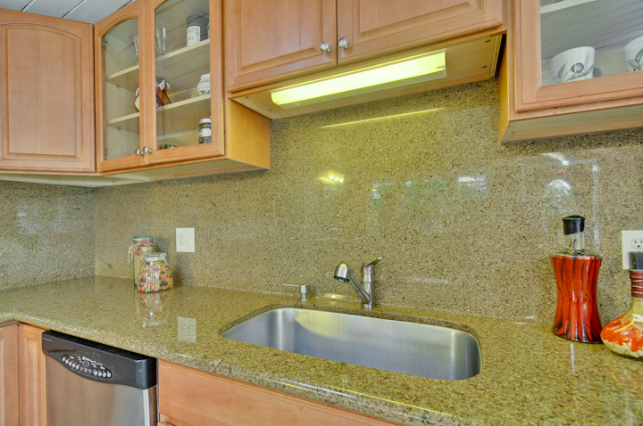 Kitchen picture - 935 Dennis Dr, Palo Alto 94303