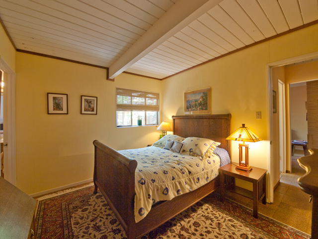 Bedroom 2 picture - 930 Los Robles Ave, Palo Alto 94306