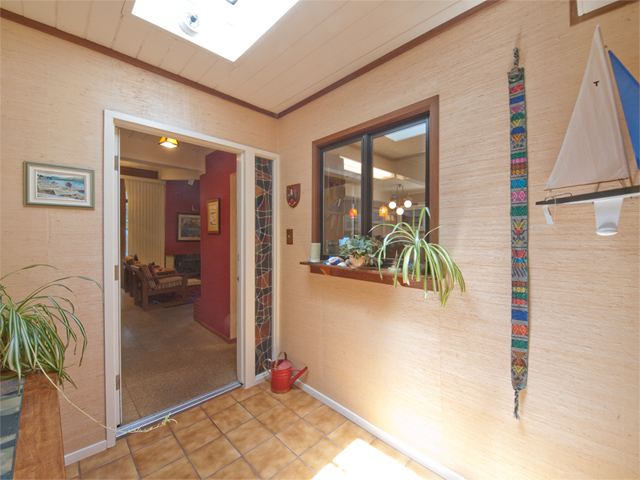 Entry picture - 930 Los Robles Ave, Palo Alto 94306