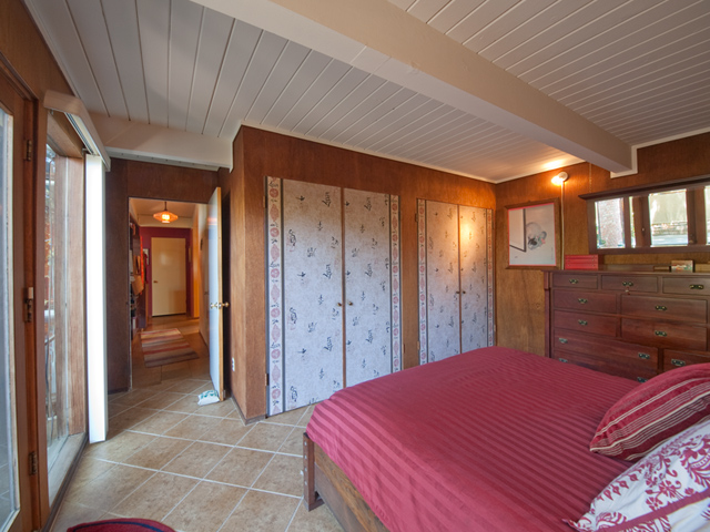 Master Bedroom picture - 930 Los Robles Ave, Palo Alto 94306
