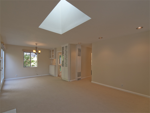 Living Room picture - 3059 Louis Rd, Palo Alto 94303