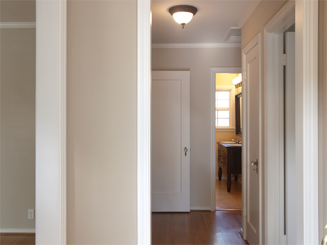 Hallway  picture - 1519 Mariposa Ave, Palo Alto 94306
