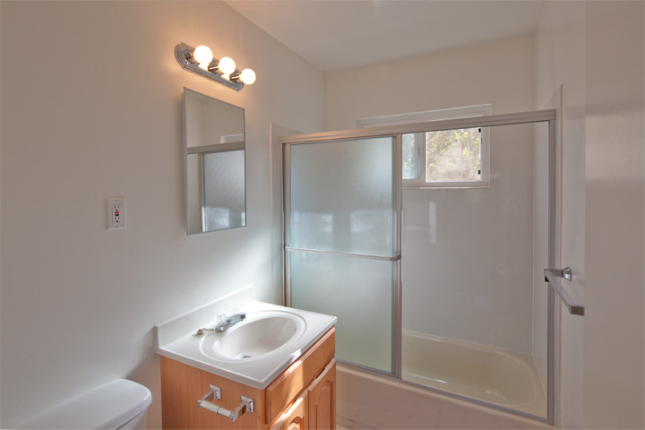 C Bath2 (A) Picture - 400 Mariposa Ave, Mountain View 94041 C Bath2 (A) picture - 400 Mariposa Ave, Mountain View 94041