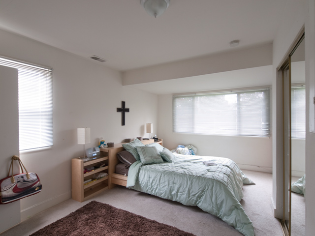 Master Bedroom picture - 4049 Middlefield Rd, Palo Alto 94303