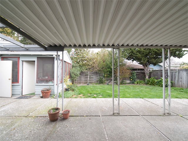 Patio picture - 4049 Middlefield Rd, Palo Alto 94303