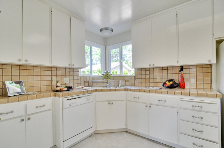 Kitchen (B) Picture - 300 Monroe Dr, Mountain View 94040 Kitchen (B) picture - 300 Monroe Dr, Mountain View 94040
