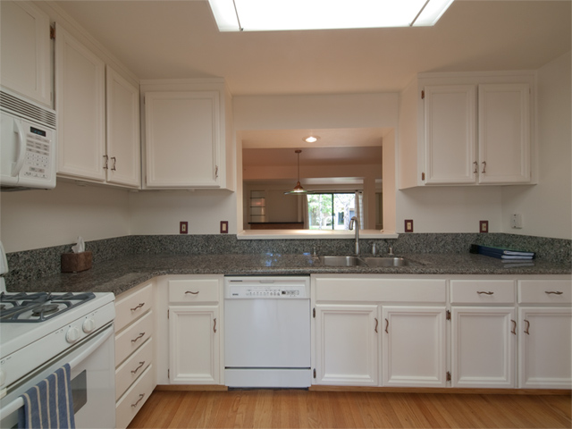 Kitchen (C) picture - 125 Ortega Ave, Mountain View 94040