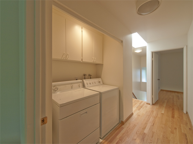 Washer Dryer  picture - 125 Ortega Ave, Mountain View 94040