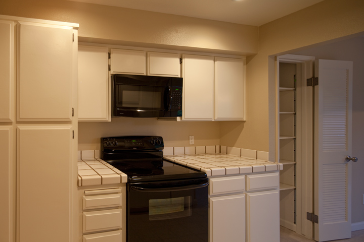 Kitchen Range picture - 320 Palo Alto Ave, Unit D2, Palo Alto 94301