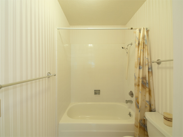 Bathroom (B) Picture - 777 San Antonio Rd 112, Palo Alto 94303 Bathroom (B) picture - 777 San Antonio Rd 112, Palo Alto 94303