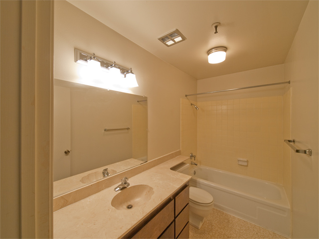 Bath 1 (A) Picture - 49 Showers Dr W302, Mountain View 94040 Bath 1 (A) picture - 49 Showers Dr W302, Mountain View 94040