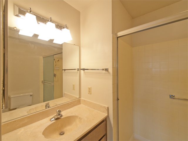 Bath 2 (A) Picture - 49 Showers Dr W302, Mountain View 94040 Bath 2 (A) picture - 49 Showers Dr W302, Mountain View 94040