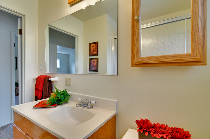 Bathroom (C) Picture - 1226 Susan Way, Sunnyvale 94087 Bathroom (C) picture - 1226 Susan Way, Sunnyvale 94087
